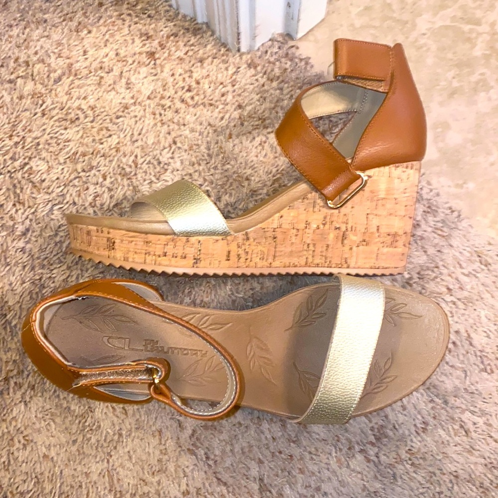 Chinese Laundry wedge